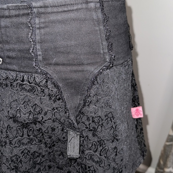 Tripp NYC VINTAGE Black Lace Mini Skirt 4Strap Garter - Picture 4 of 9
